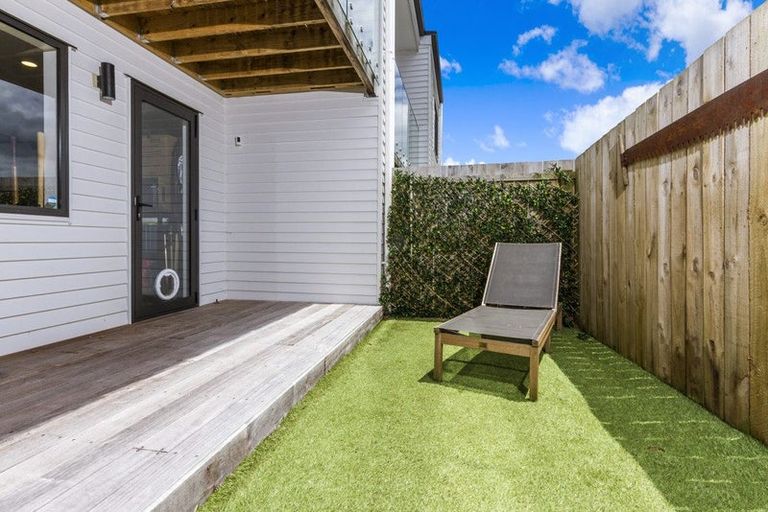 Photo of property in 35b Seon Place, Birkdale, Auckland, 0626