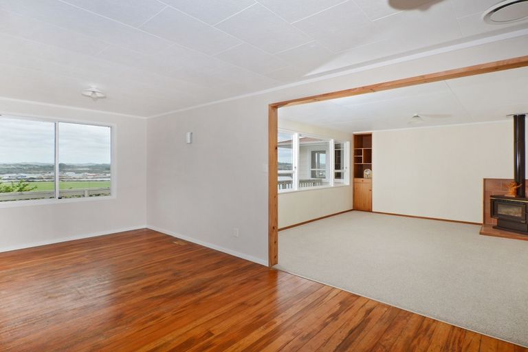 Photo of property in 18 Memorial Drive, Parahaki, Whangarei, 0112