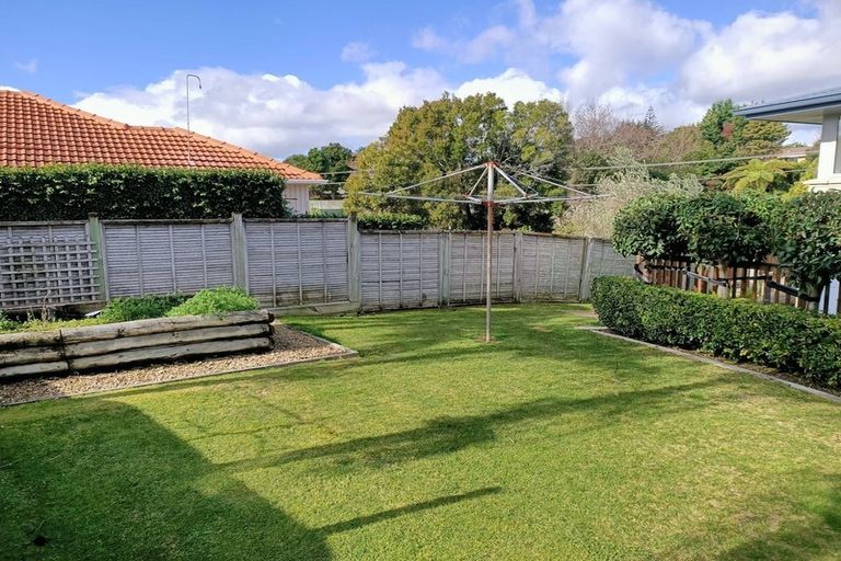 Photo of property in 127 Welcome Bay Road, Welcome Bay, Tauranga, 3112
