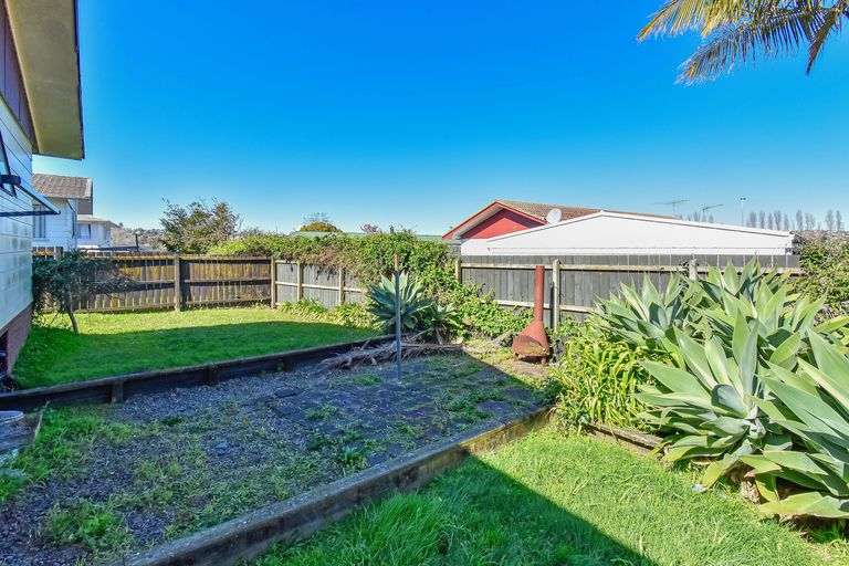 Photo of property in 6b Kereru Place, Half Moon Bay, Auckland, 2012