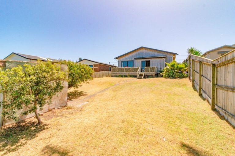 Photo of property in 11 Ashton Terrace, Castlecliff, Whanganui, 4501