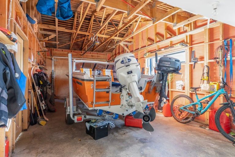 Photo of property in 21 Waiparemo Crescent, Pukawa Bay, Turangi, 3381