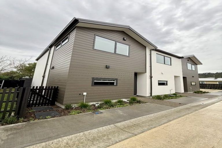 Photo of property in 24b Pearce Crescent, Taita, Lower Hutt, 5011