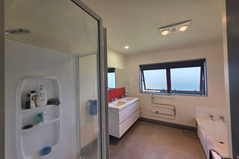 Photo of property in 16 Romana Crescent, Papamoa Beach, Papamoa, 3118