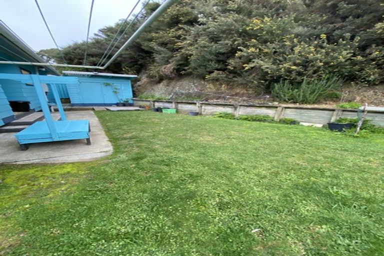 Photo of property in 33 Omapere Street, Whitby, Porirua, 5024