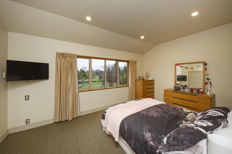 Photo of property in 17a Montgomery Terrace, Hokowhitu, Palmerston North, 4410