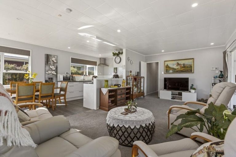 Photo of property in 2 Gardenia Avenue, Bell Block, New Plymouth, 4312