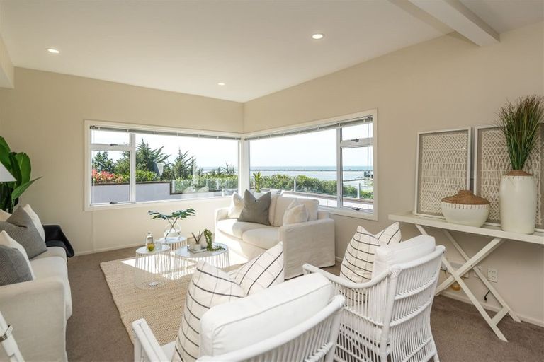 Photo of property in 71 Mount Pleasant Road, Mount Pleasant, Christchurch, 8081