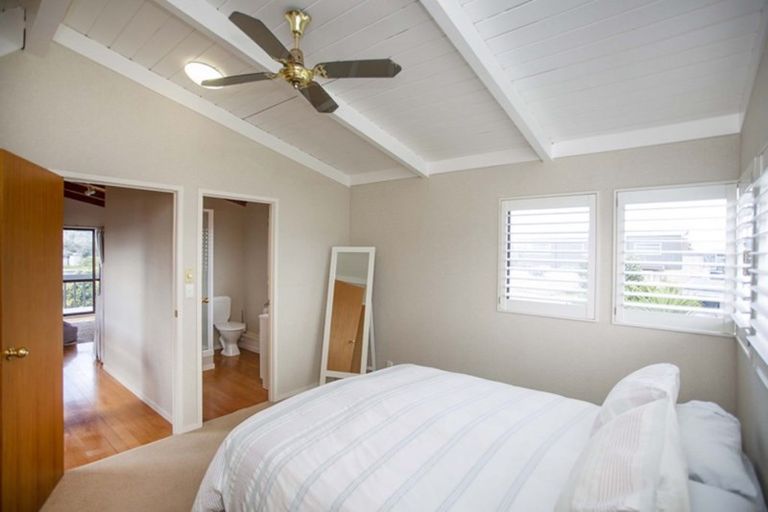 Photo of property in 202 Beverley Terrace, Whangamata, 3620
