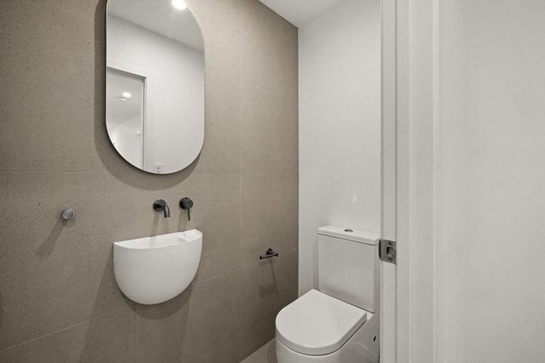 Photo of property in 102 Auckland Road, Greenmeadows, Napier, 4112