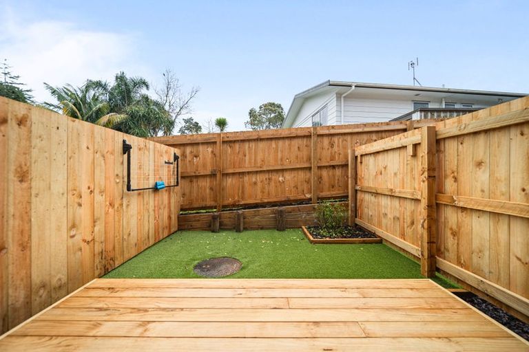 Photo of property in 7/97 Atkinson Road, Titirangi, Auckland, 0604