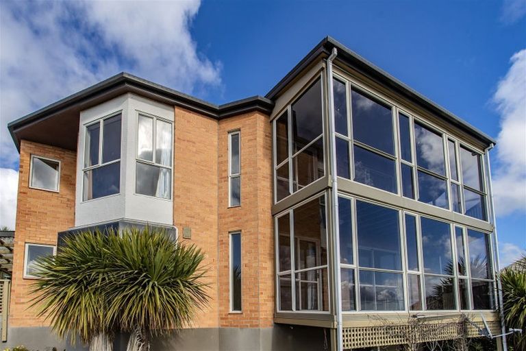 Photo of property in 5 Harry Ell Drive, Cashmere, Christchurch, 8022