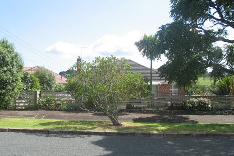 Photo of property in 32 Carnarvon Avenue, Glendowie, Auckland, 1071