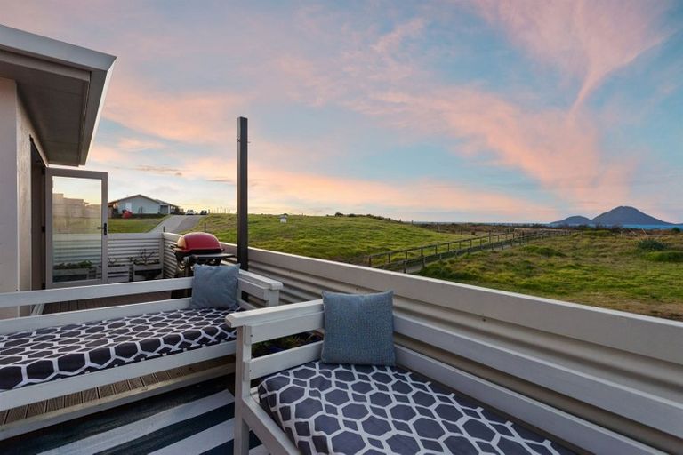 Photo of property in 5 Esplanade Rise, Coastlands, Whakatane, 3120