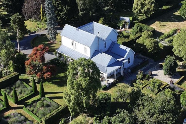 Photo of property in Tuhitarata Homestead, 2337 Kahutara Road, Pirinoa, Featherston, 5772