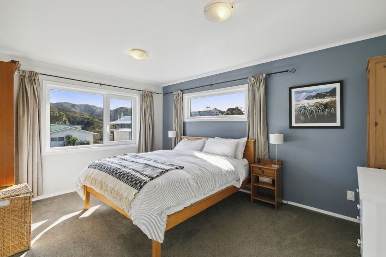 Photo of property in 32 Frobisher Street, Island Bay, Wellington, 6023