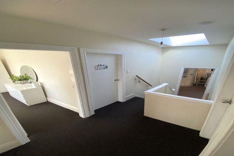 Photo of property in 11 Salisbury Terrace, Mount Cook, Wellington, 6021