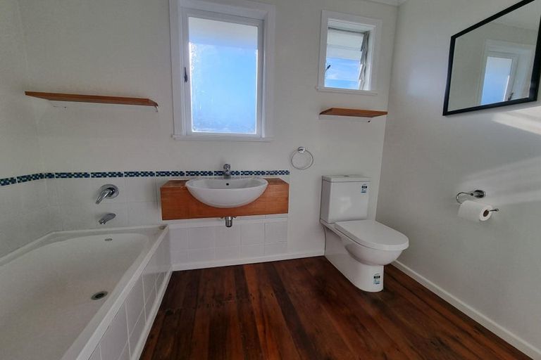 Photo of property in 110 Lancaster Road, Beach Haven, Auckland, 0626