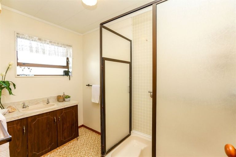 Photo of property in 2/481 Saint Aubyn, Moturoa, New Plymouth, 4310