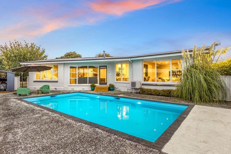 Photo of property in 7 Motukaraka Point, Pauatahanui, Porirua, 5381