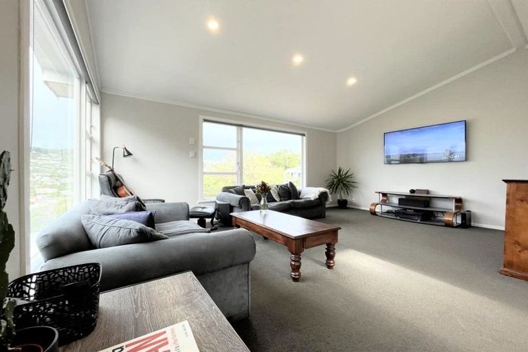 Photo of property in 59 Winston Street, Crofton Downs, Wellington, 6035