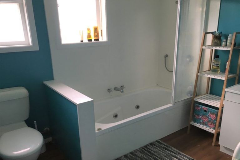 Photo of property in 10 Kenney Crescent, Fairfield, Hamilton, 3214