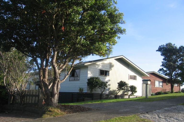 Photo of property in 50 Mercury Way, Whitby, Porirua, 5024