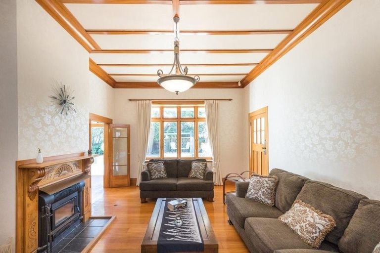 Photo of property in 92 Wood Street, Takaro, Palmerston North, 4410