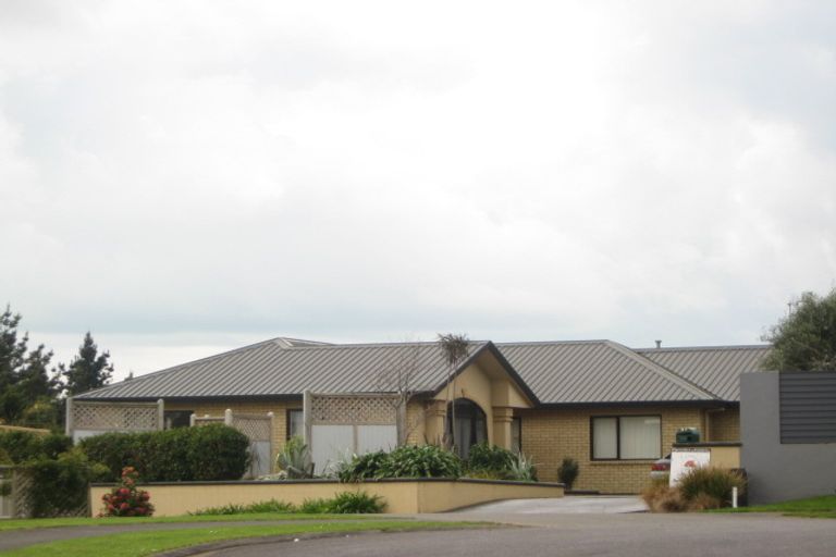 Photo of property in 27 Ashmore Drive, Frankleigh Park, New Plymouth, 4310