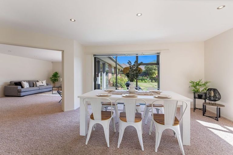 Photo of property in 43 Berkshire Drive, Avonhead, Christchurch, 8042