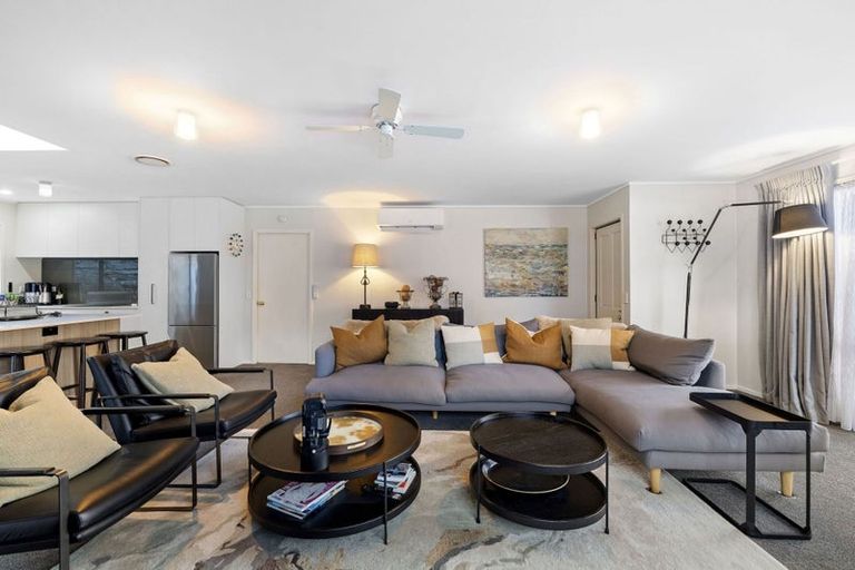 Photo of property in 33 Mcdonnell Road, Arrowtown, 9302