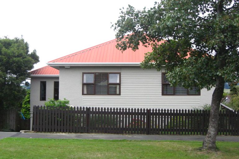 Photo of property in 37 Walton Park Avenue, Fairfield, Dunedin, 9018