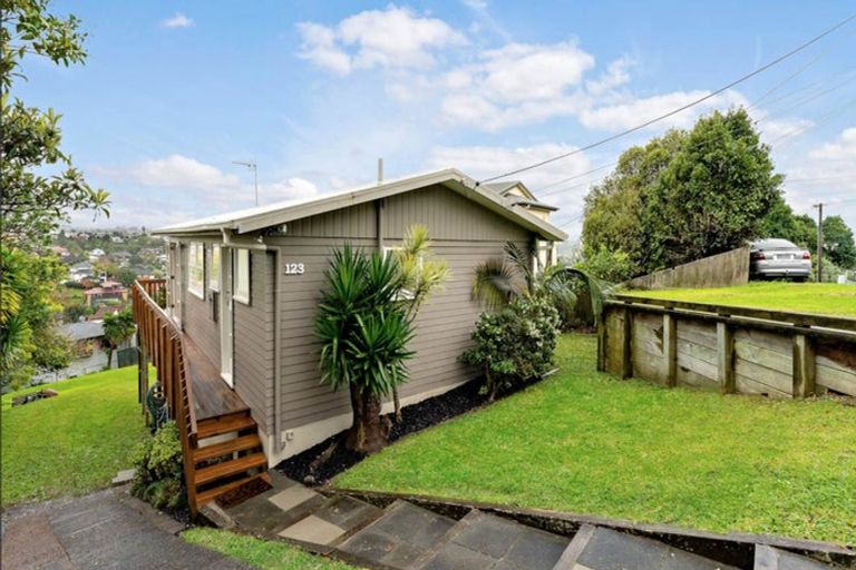 Photo of property in 123 Browns Bay Road, Browns Bay, Auckland, 0630