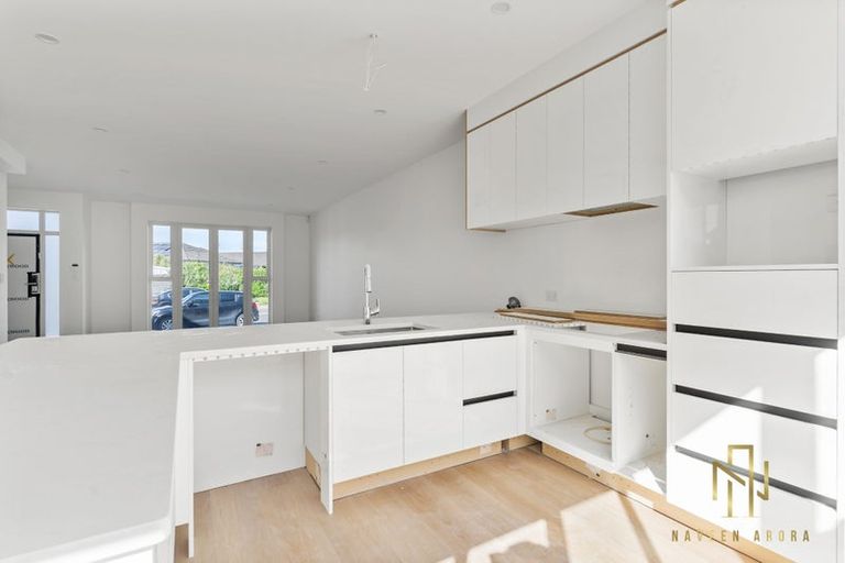 Photo of property in 37 Aviation Street, Takanini, 2112