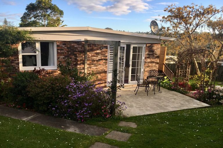 Photo of property in 1/449 Beach Road, Mairangi Bay, Auckland, 0630