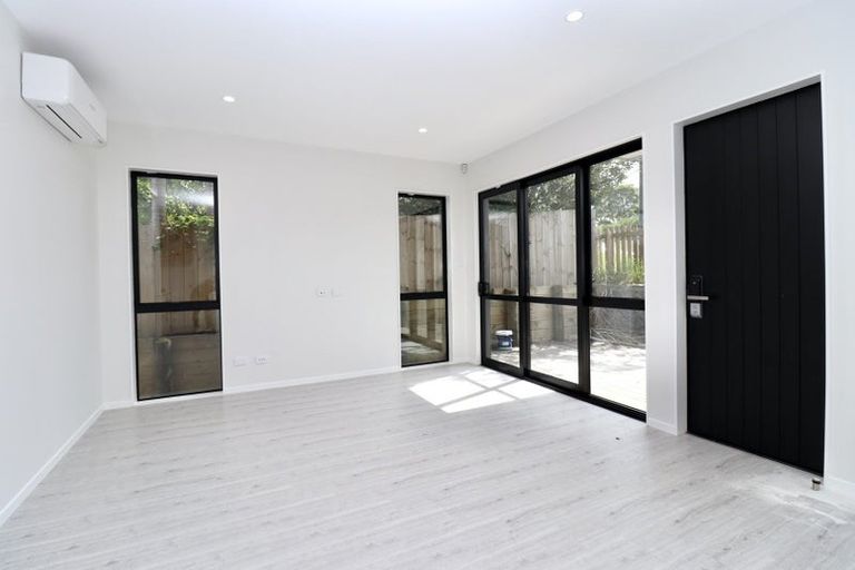 Photo of property in 127c Oreil Avenue, West Harbour, Auckland, 0618