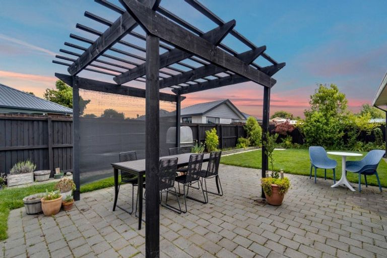 Photo of property in 16 Thistledown Place, Woolston, Christchurch, 8062