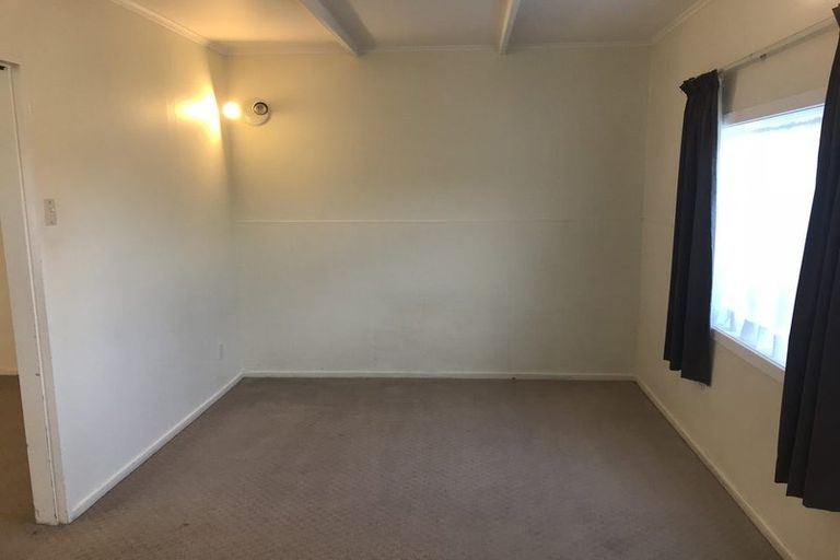 Photo of property in 73 Volga Street, Island Bay, Wellington, 6023