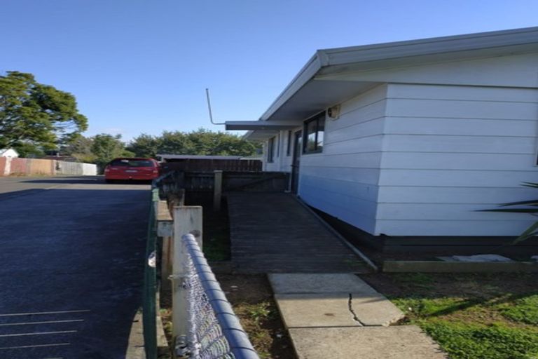Photo of property in 1/67 Redcrest Avenue, Red Hill, Papakura, 2110