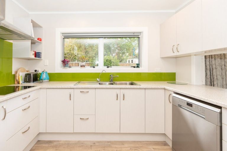 Photo of property in 18 Callard Place, Riverlea, Hamilton, 3216