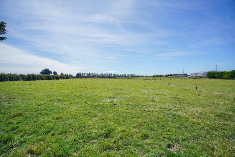 Photo of property in 1048 Lochiel-branxholme Road, Branxholme, Invercargill, 9874