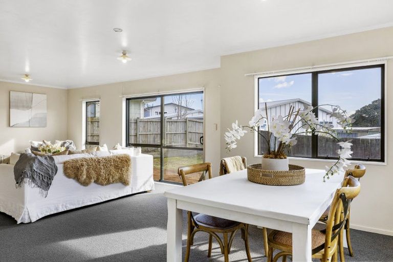 Photo of property in 33 Sunset Street, Hilltop, Taupo, 3330