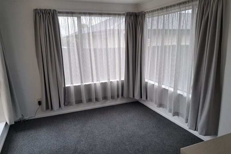 Photo of property in 4a Crofts Lane, Parklands, Christchurch, 8083