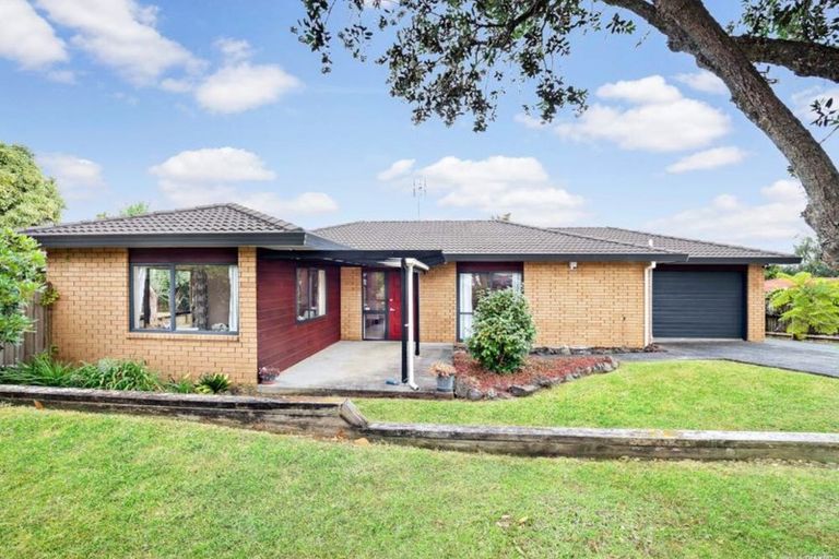 Photo of property in 1 Sorbonne Close, Albany, Auckland, 0632