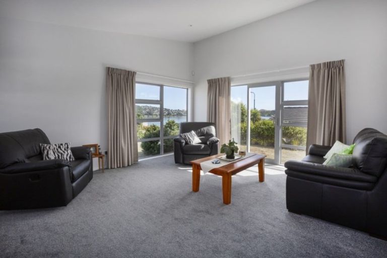 Photo of property in 17 John Burke Drive, Aotea, Porirua, 5024