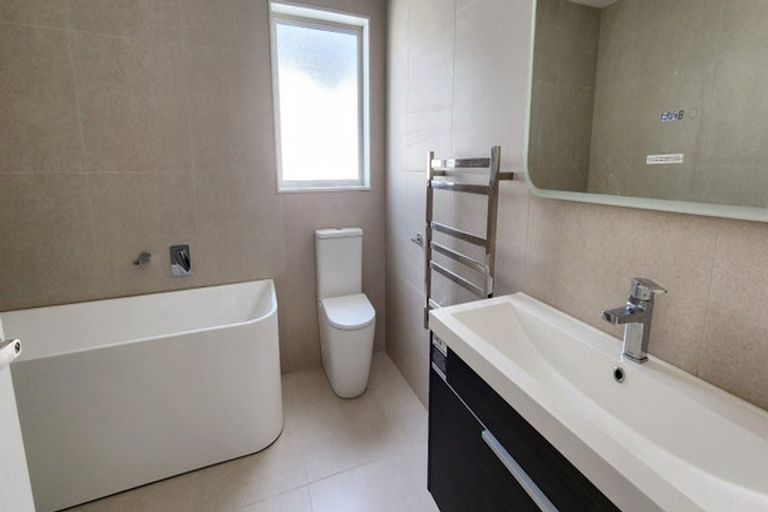 Photo of property in 28 Gecko Road, Hobsonville, Auckland, 0616