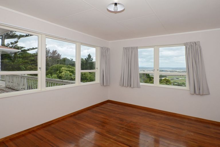 Photo of property in 18 Memorial Drive, Parahaki, Whangarei, 0112
