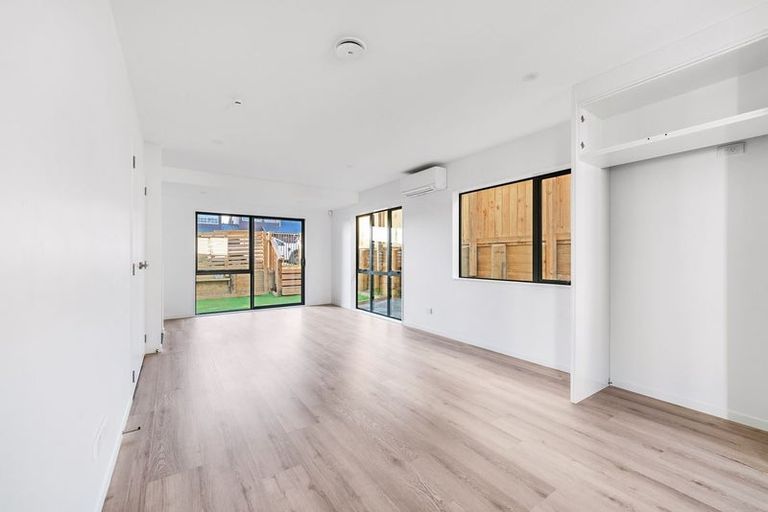 Photo of property in 53d Evans Road, Glen Eden, Auckland, 0602