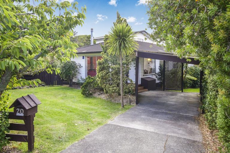 Photo of property in 20 Finlow Drive, Te Atatu South, Auckland, 0610