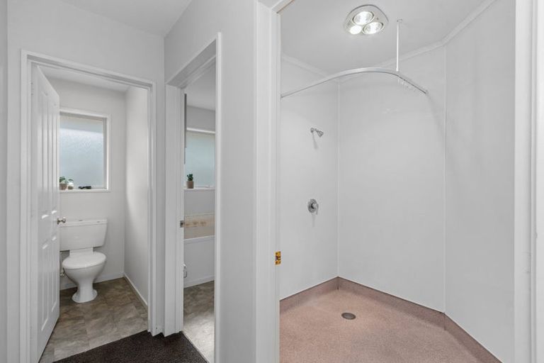 Photo of property in 2/86 Brookside Terrace, Bryndwr, Christchurch, 8053